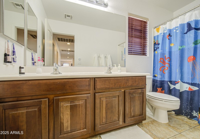 Bathroom 3-pic 1