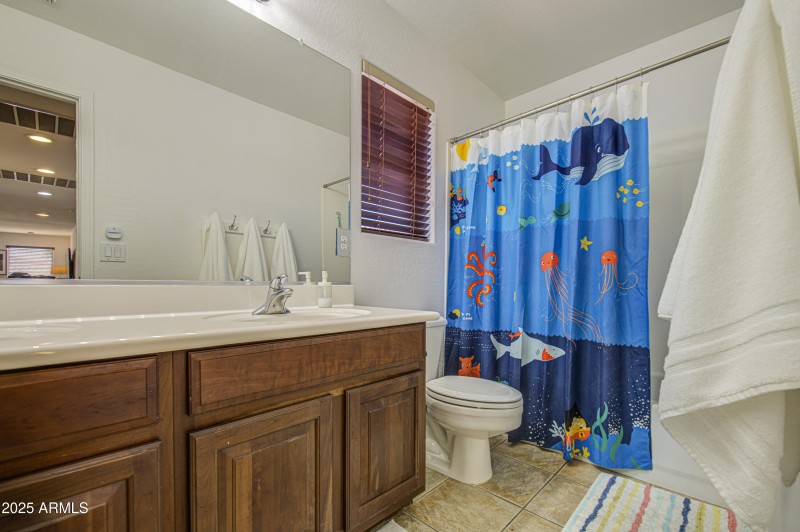 Bathroom 3-pic 2
