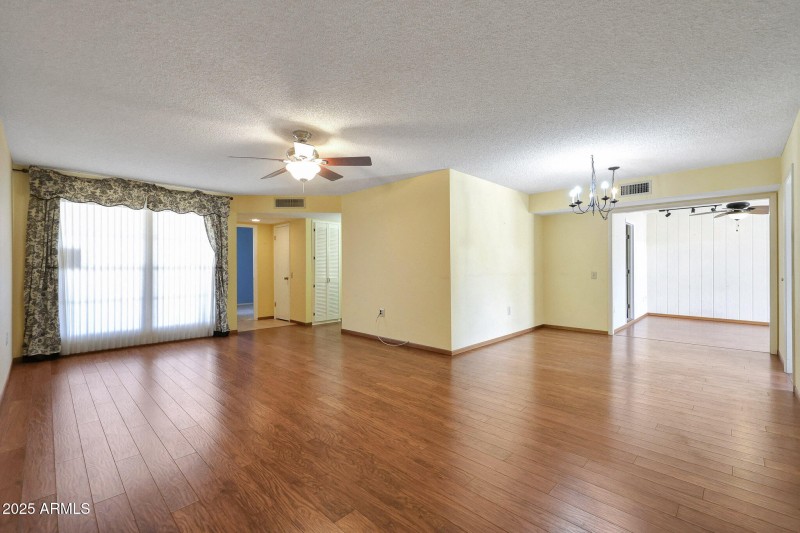 Living Room/ Dining