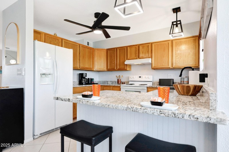 Kitchen/Breakfast Bar