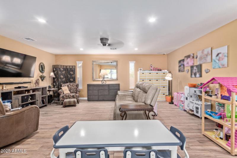 Neutral colors inviting all furnishings.
