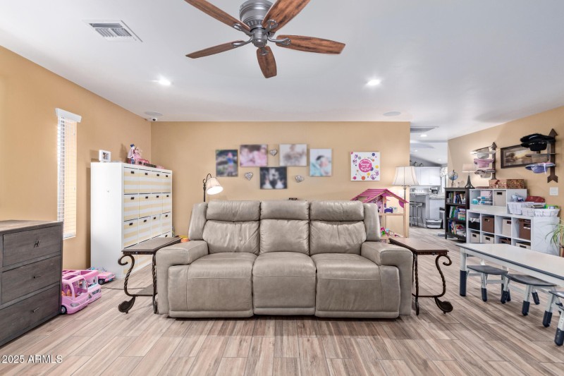 Family room / Play room