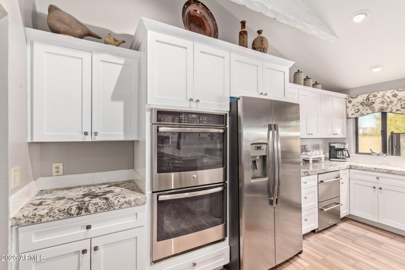 Gorgeous custom kitchen!
