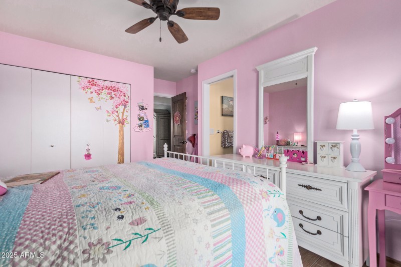 All bedrooms have en-suite baths.