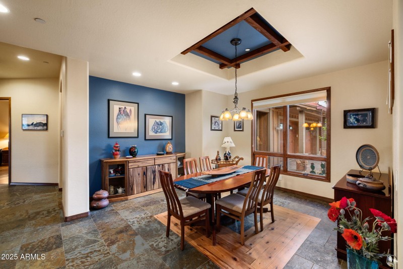 26-Dining Room (1)