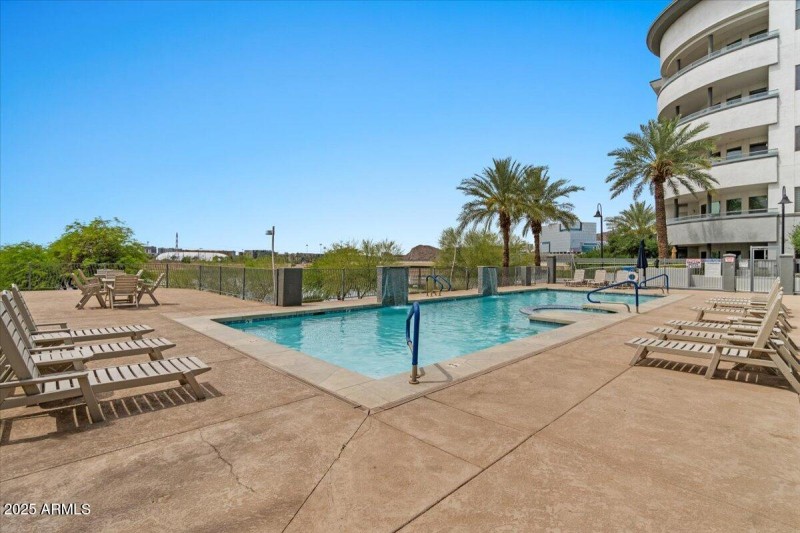 32-Community pool