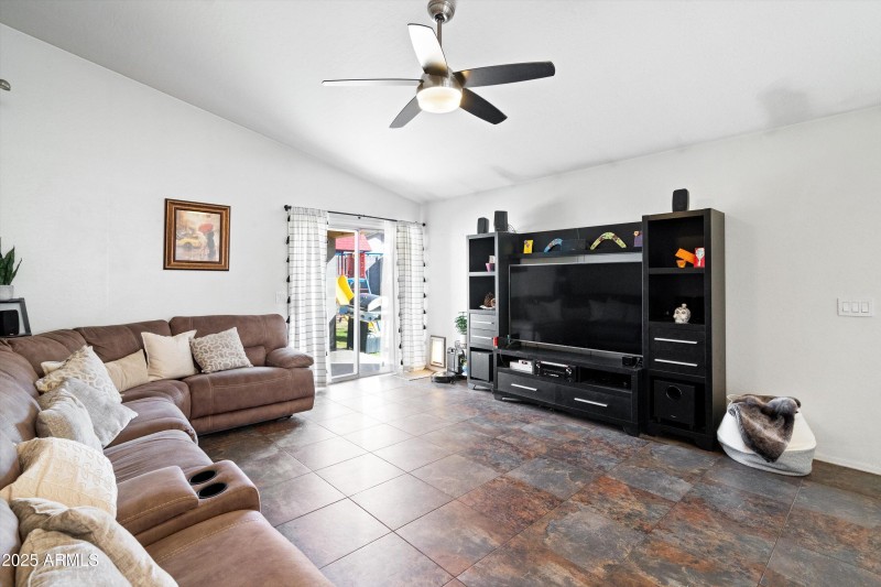 07-Family Room