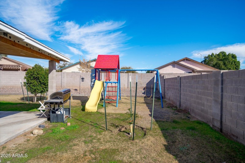 34-Backyard Side View