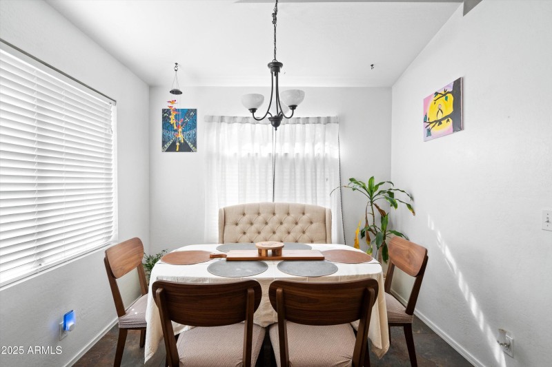 17-Dining Area