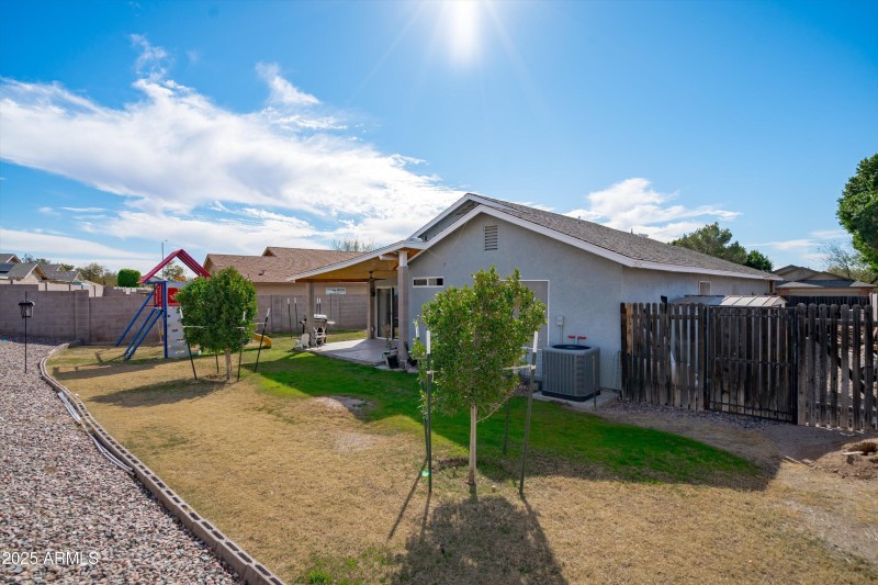 28-Backyard View