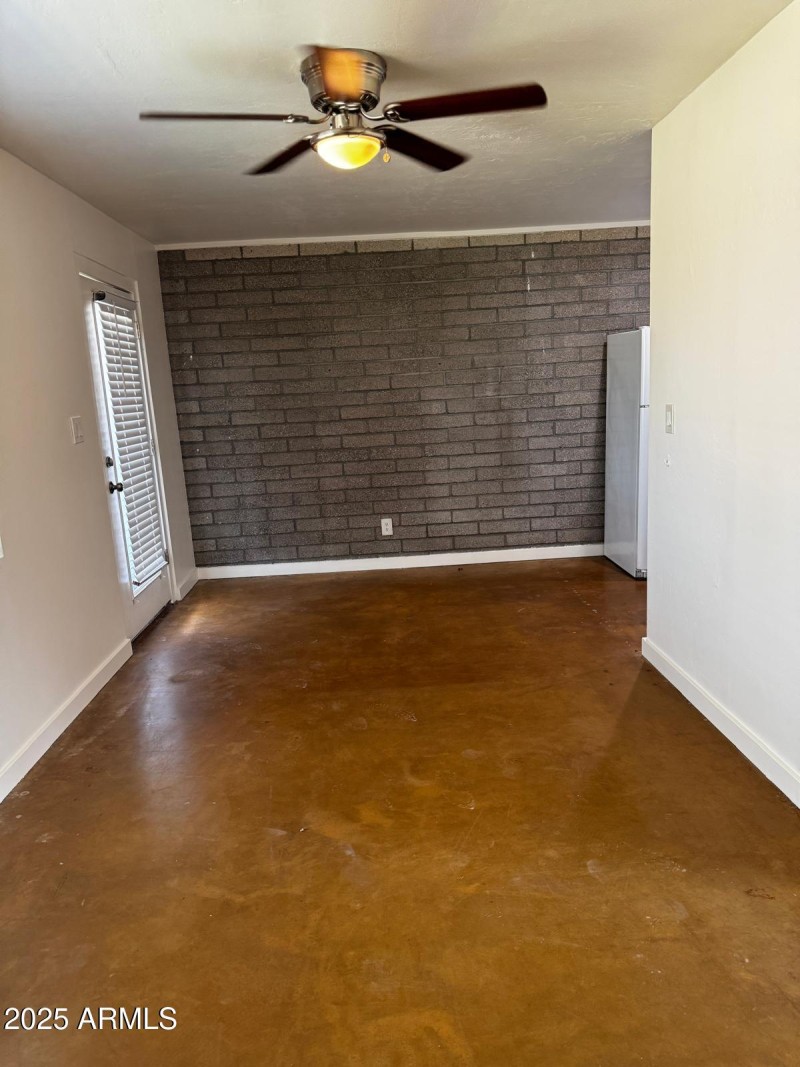 740 E Maryland 2 - Living Area 1