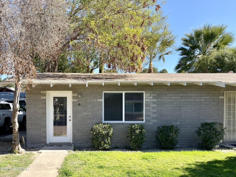 740 E Maryland 4 - Front Exterior