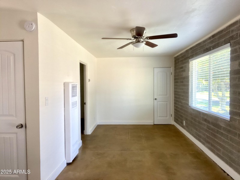740 E Maryland 4 - Living Area