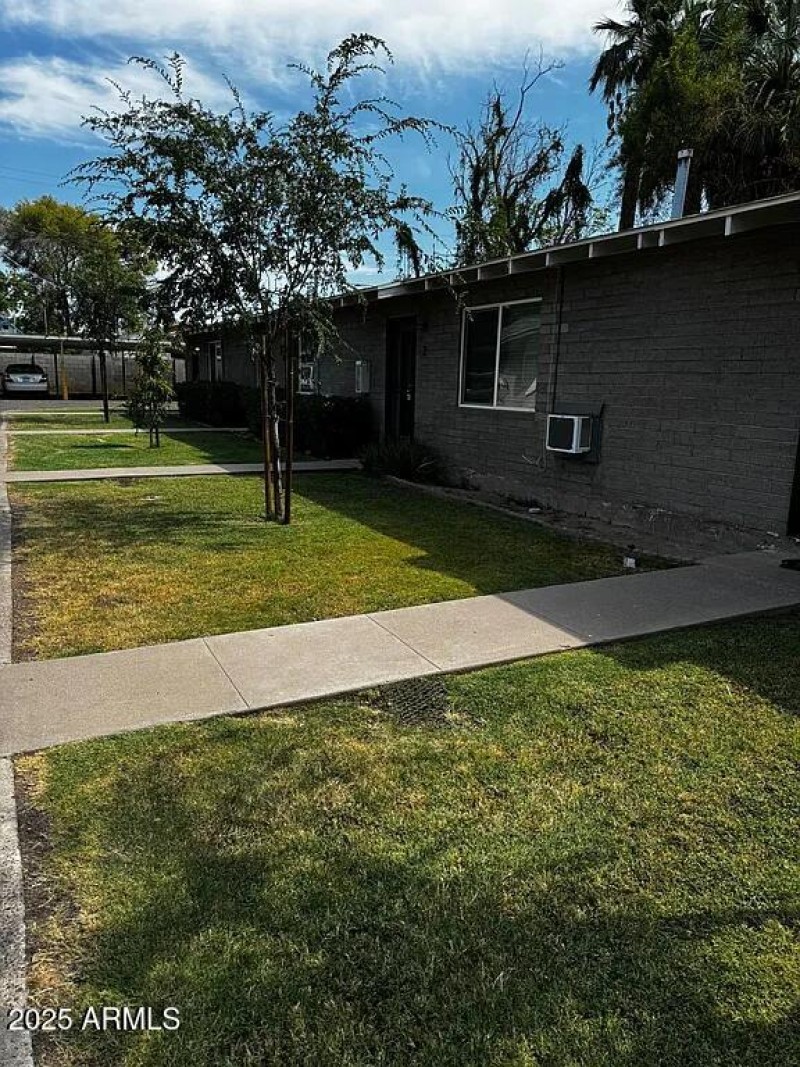 740 E Maryland 3 - Front Exterior