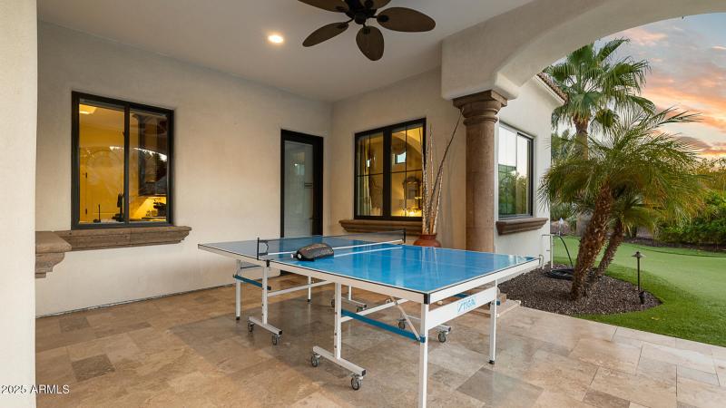 Entertainers-paradise-1-24