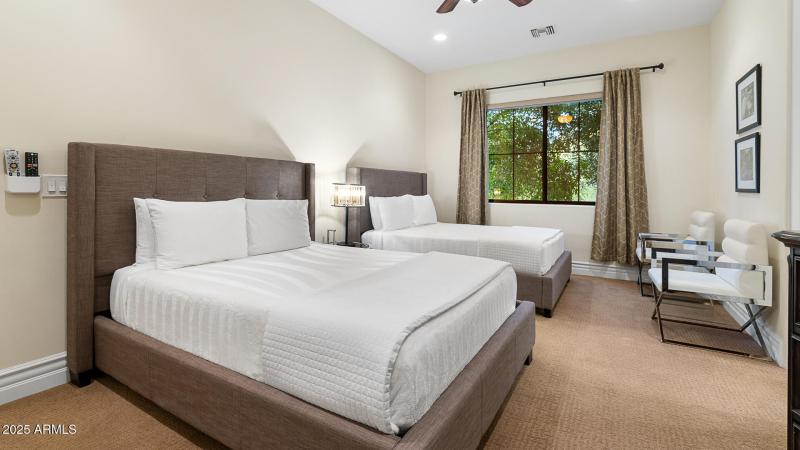 Entertainers-paradise-4-14