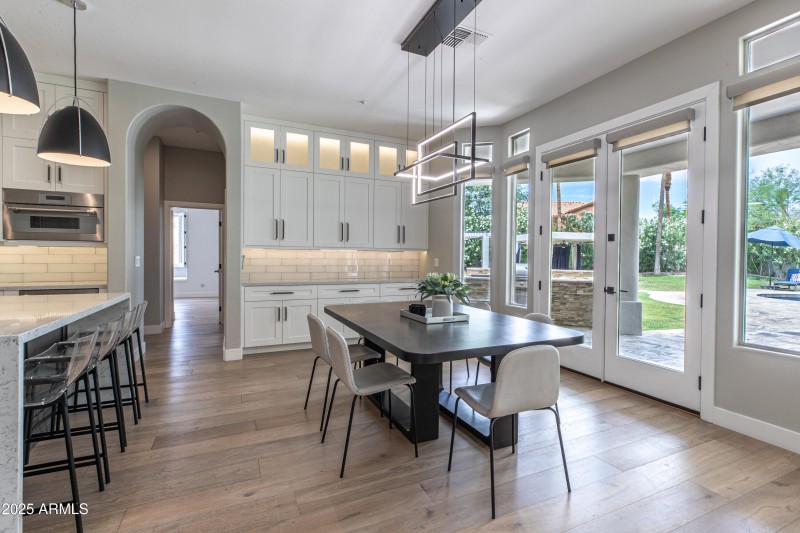 Eat In Kitchen