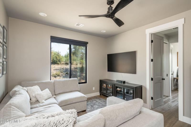 16-web-or-mls-943-estrella-ct