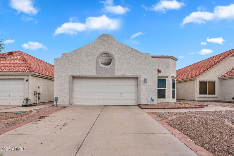 2-web-or-mls-1-web-or-mls-1510 E Commerc