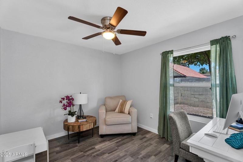 16-web-or-mls-1510 E Commerce Ave-29