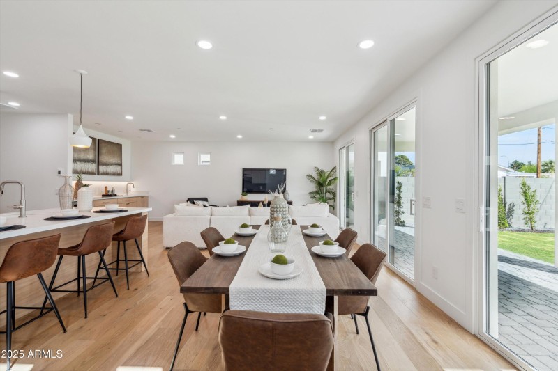 20-Dining Area