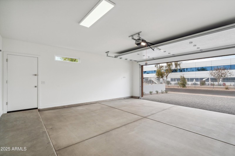 48-Garage