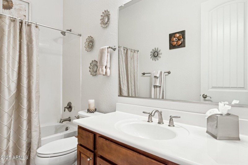 Hall Bath off of 2nd & 3rd Bedroom