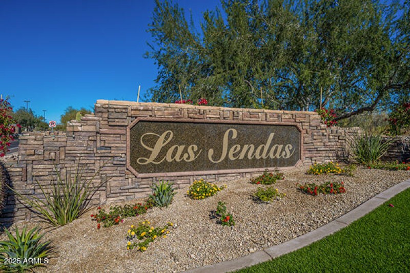Las Sendas Entry sign