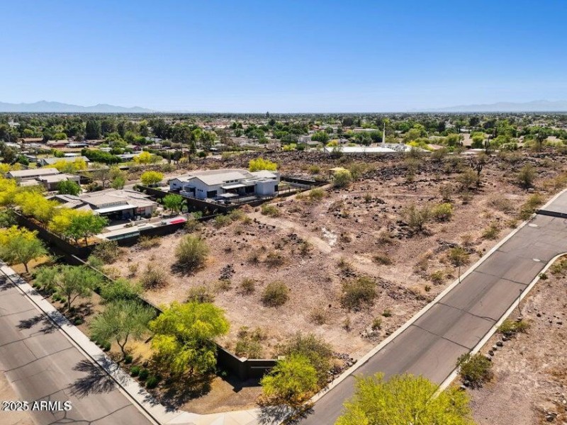 Lot 4