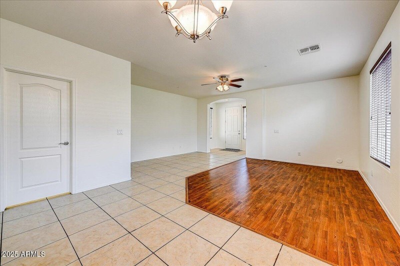 16-Dining Area