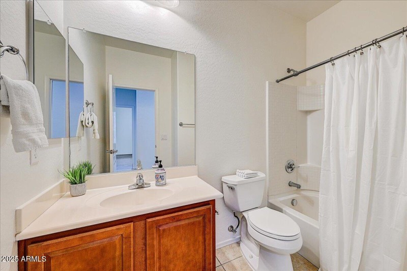18-Full Bathroom