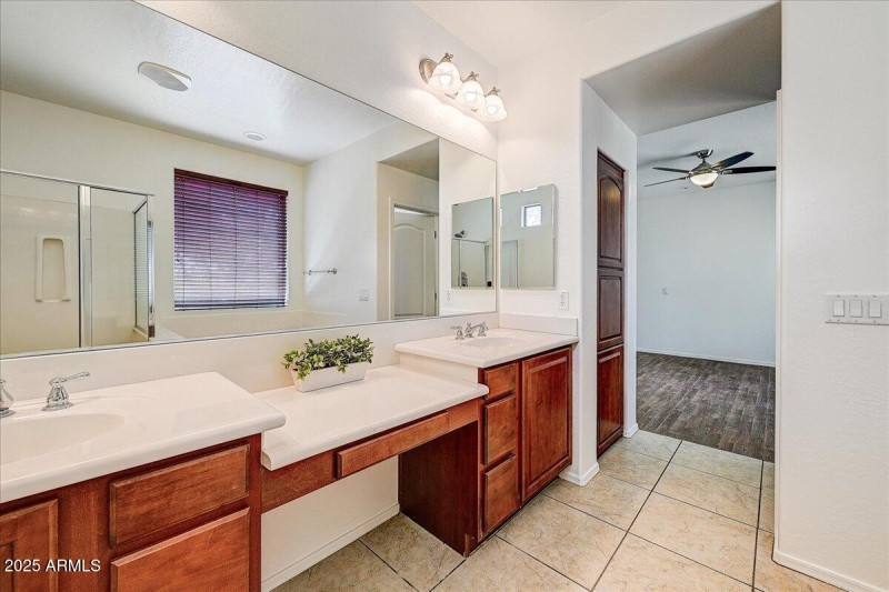 27-Primary Vanity