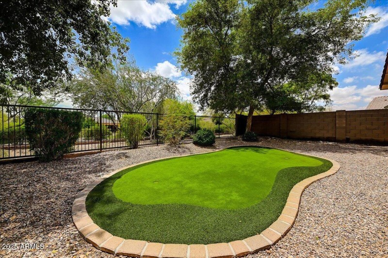 33-Putting Green II