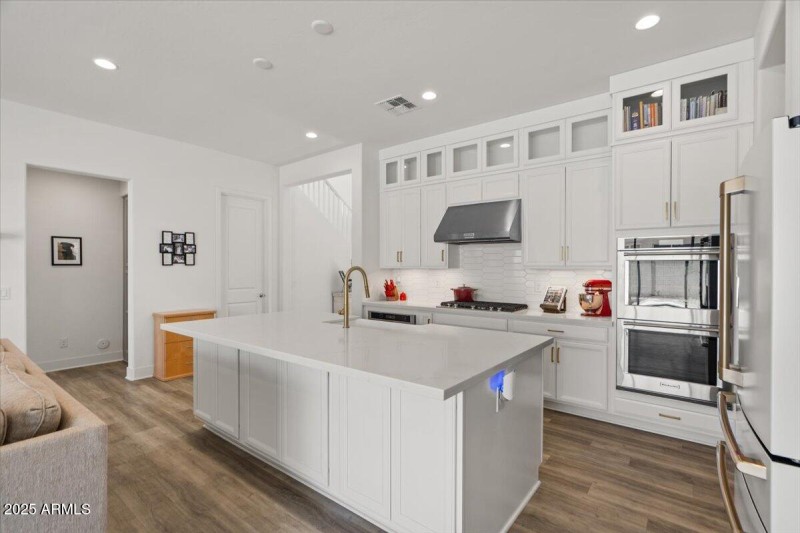 17-Kitchen