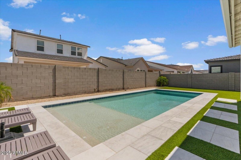 50-Pool w/ext tile