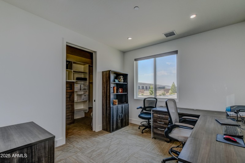 Office 6