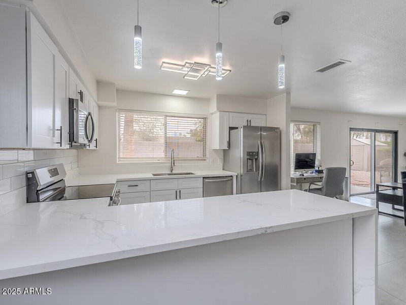 004_Kitchen Area