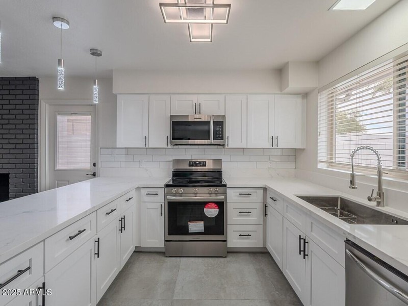 005_Kitchen Area