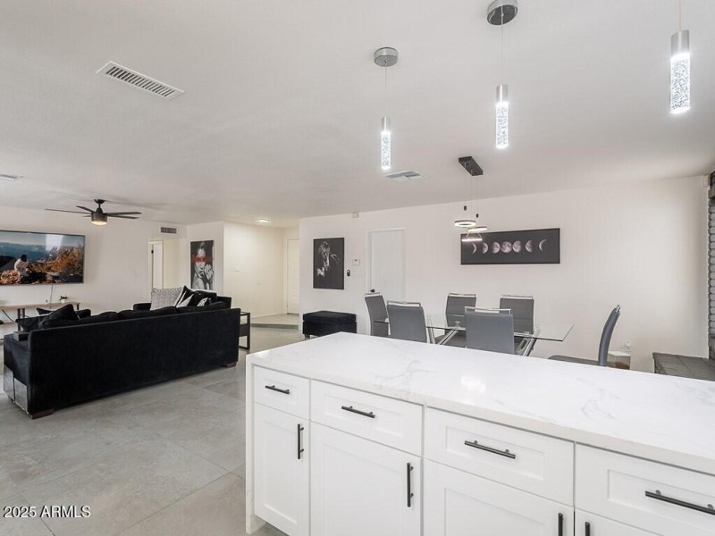 008_Kitchen Area