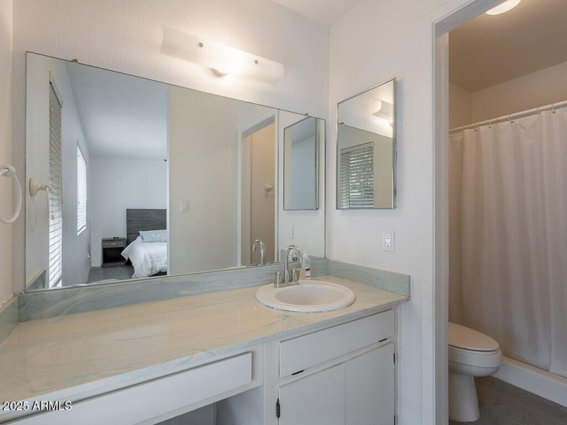023_Master Bathroom