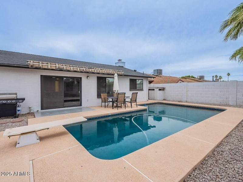 036_Pool Area