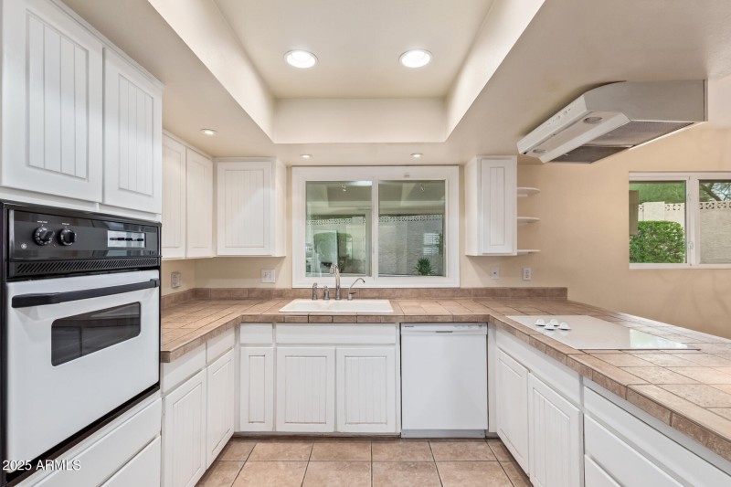 12 - Lawrence kitchen