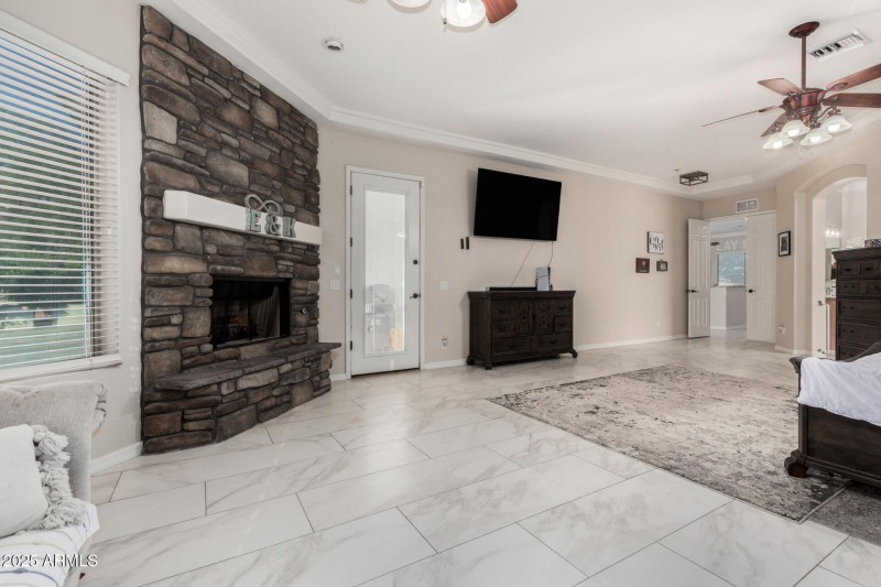 32 - Orangewood