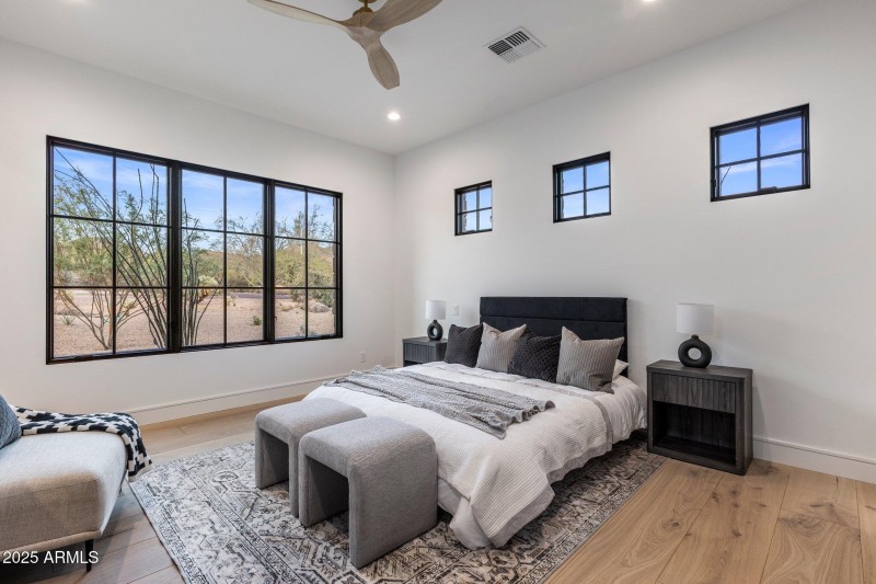 Guest bedroom