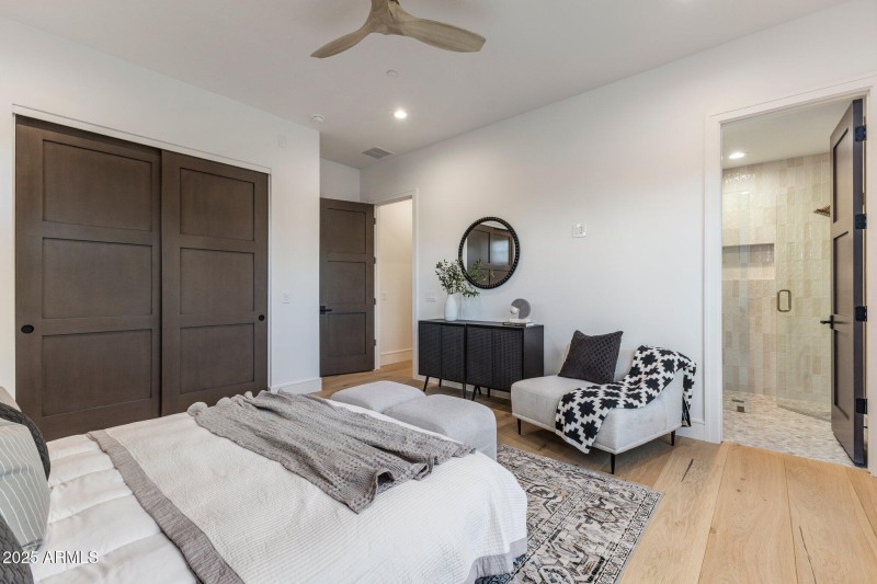 Guest bedroom