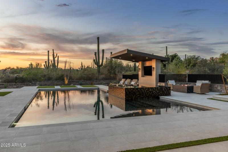 Pool and spa Sunset