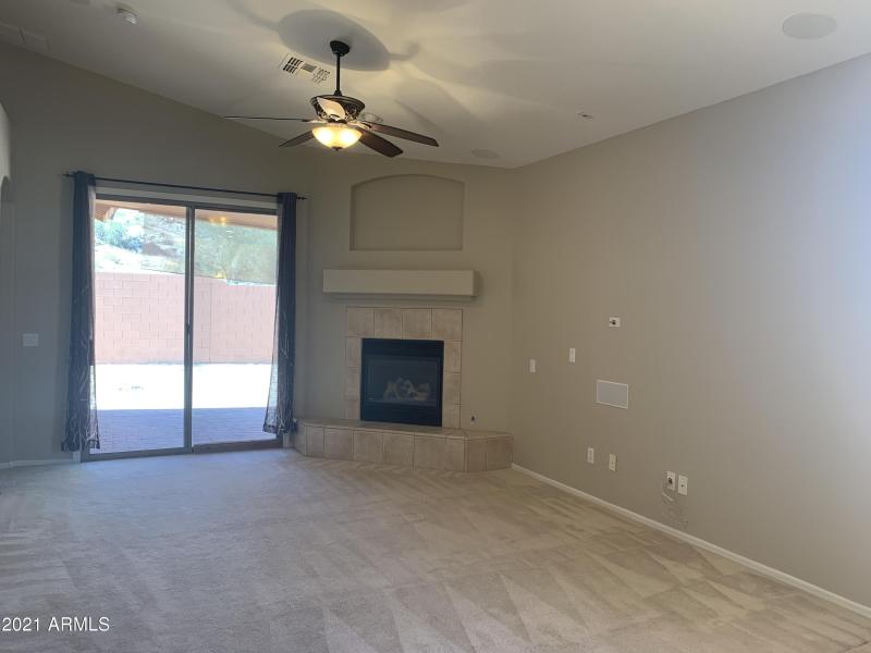 894C5BDE-0450-4B94-B81E-20E150C31B4E