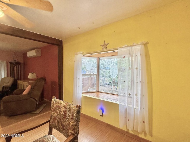 19 Dining Bay Window