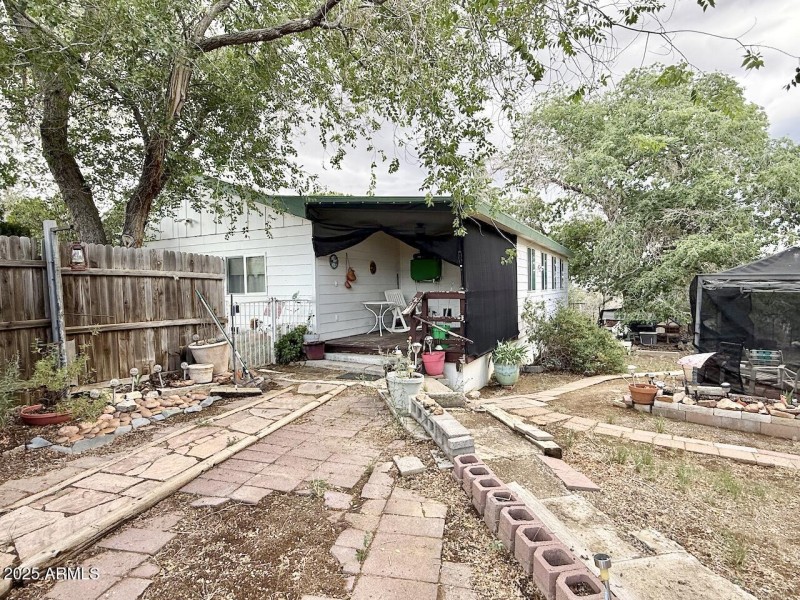 34 Covered Porch - Front Gate