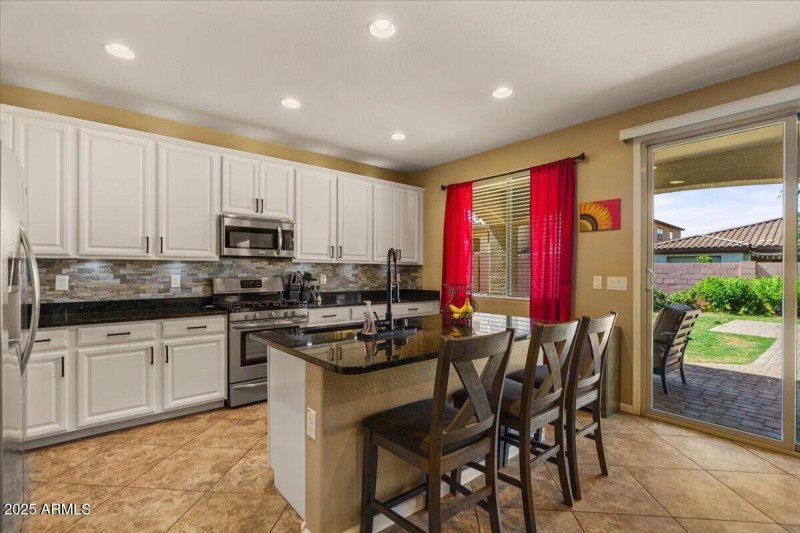 08-Kitchen